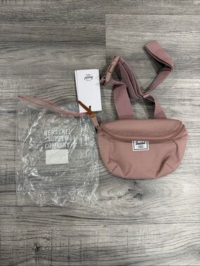 Herschel Supply Company Dusty Rose Hip Pack